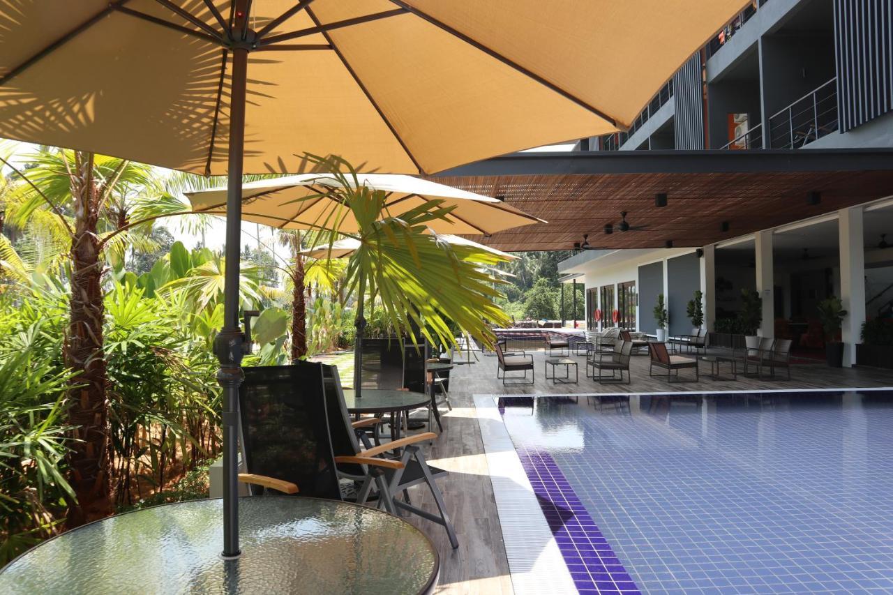 Roxy Sematan Villa & Townhouse Exteriér fotografie